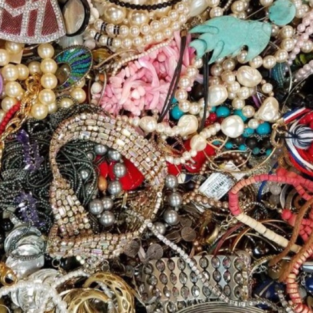 ‼️5Lbs.+‼️Jewelry reselling lot